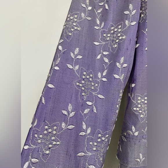 Favourbrook Silk Embroidered Evening Jacket / Coat in Lilac Purple & White, 6 - Picture 8 of 15